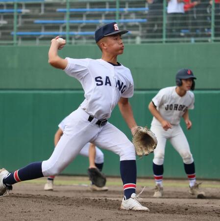 先発し、力投する西条農エースの松木舜弥（撮影・市尻達拡）
