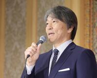 会見で話す巨人・松井秀喜新監督