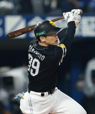 ２回、右前打を放つ山本（撮影・伊藤笙子）