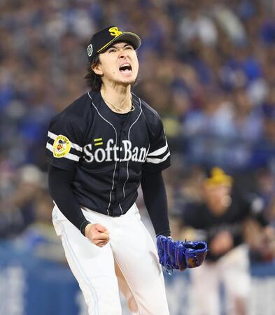 ７回、戸柱を三振に仕留め、雄たけびを上げる上沢（撮影・中島達哉）