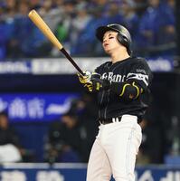 １回、ポール際に大飛球を放つ正木（撮影・中島達哉）