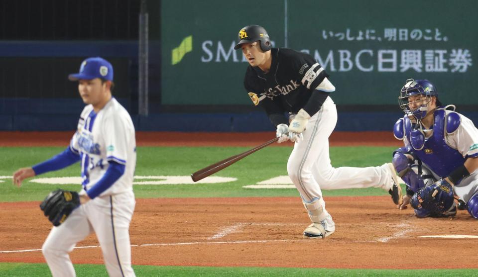 ２回、右前打を放つ山本（撮影・金田祐二）