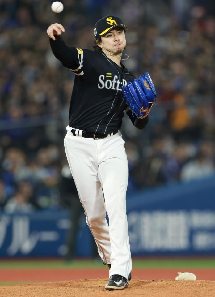 ７回、一塁への牽制でボークをとられる上沢（撮影・伊藤笙子）