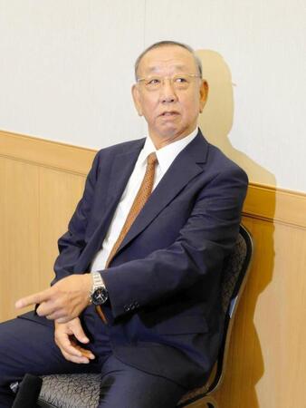 取材に応じる堀内恒夫氏