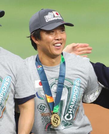 侍ジャパン・鶴岡慎也ブルペン捕手（２３年）