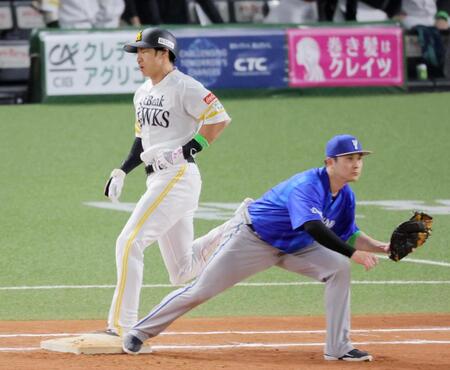 ６回、柳田が遊ゴロ併殺に倒れる。一塁手・佐野