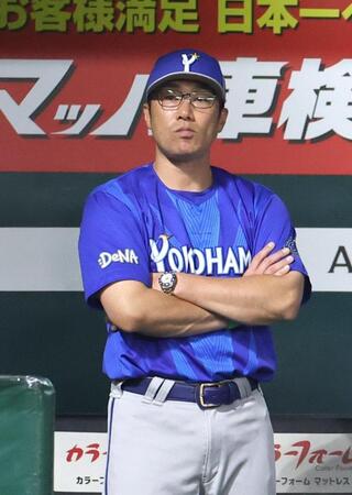 ９回、戦況を見守る相川監督