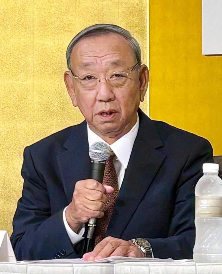 　記者会見する沢村賞選考委員会の堀内恒夫委員長