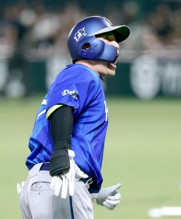 １回、先制２ランを放ち、雄たけびを上げる佐野