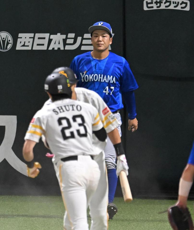６回、４点目を許す片山（撮影・飯室逸平）