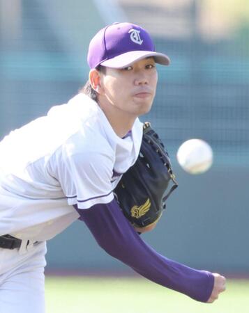 先発で登板した天理大・的場吏玖（撮影・坂部計介）