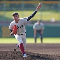 ５回、力投する先発投手の大阪桐蔭・川本晴大（撮影・中田匡峻）