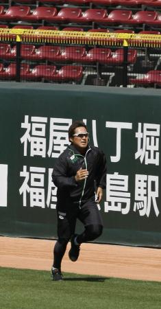 　休日返上し、ランニングをする松山（撮影・北村雅宏）