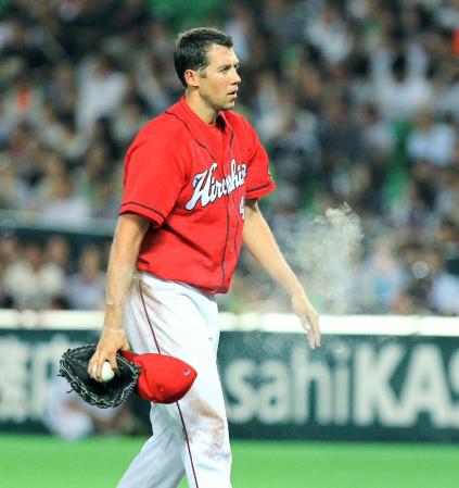 ３回ソフトバンクに５点を奪われガックリするバリントン（撮影・棚橋慶太）