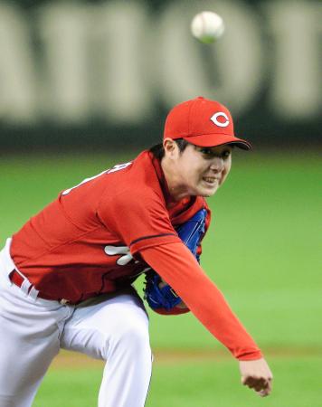 　６回、ロペスを三振に打ち取ってピンチをしのぎ、雄たけびを上げる（撮影・西岡　正）