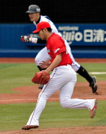 　６回、梶谷に右前への２点適時打を許す今村（撮影・会津智海）