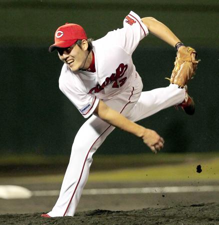 　力投する九里（撮影・出月俊成）