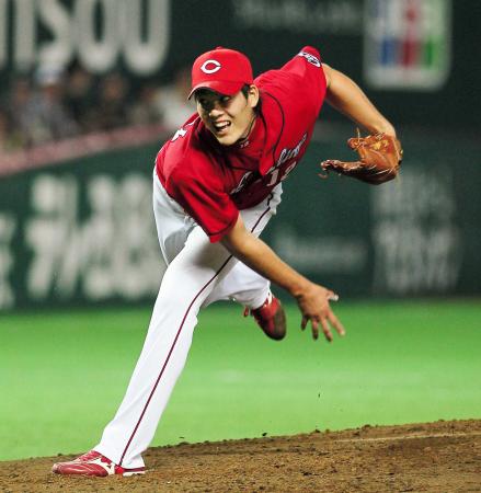 　好投を見せる九里（撮影・出月俊成）