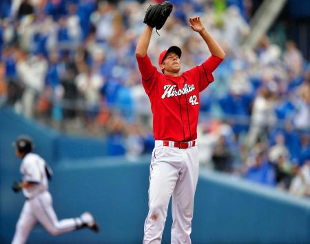 　３回、後藤に左越え３ランを浴び険しい表情を見せるバリントン（撮影・会津智海）