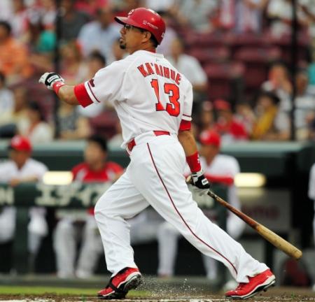 ２回広島無死一塁、広島　キラ・カアイフエは先制２ランを放つ＝マツダスタジアム（撮影・北村雅宏）