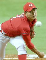 阪神打線を相手に力投した広島・福井＝京セラドーム（撮影・田中太一）