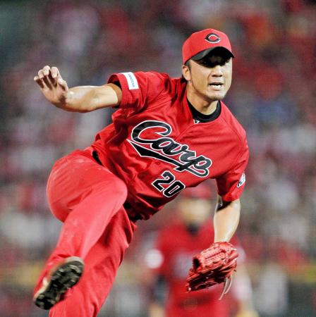 　７回ピンチの場面に登板し、無失点に抑えた永川勝（撮影・北村雅宏）