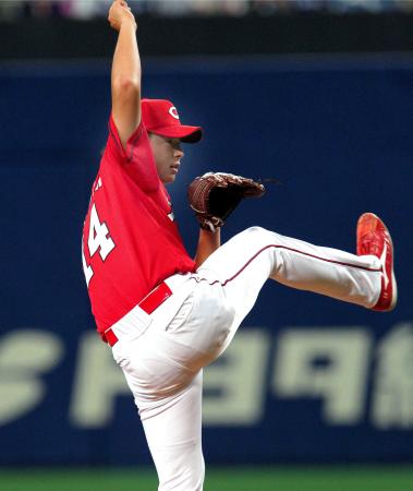 　躍動感あふれる投球で６回無失点の好投を見せた大瀬良（撮影・飯室逸平）