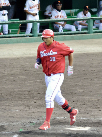 ３回、２ランを放った岩本