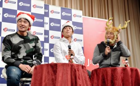 クリスマスパーティーでトークをする（左から）会沢翼、一岡竜司、鈴木誠也＝スペースＦＳ汐留（撮影・園田高夫）