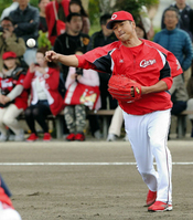 黒田はグラブも男気！！赤色に変更