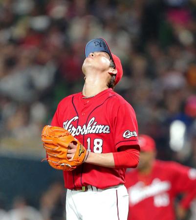 　５回、マウンドで天を仰ぐ前田