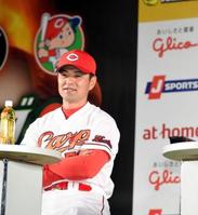 緒方監督、５球団監督前に胸張る