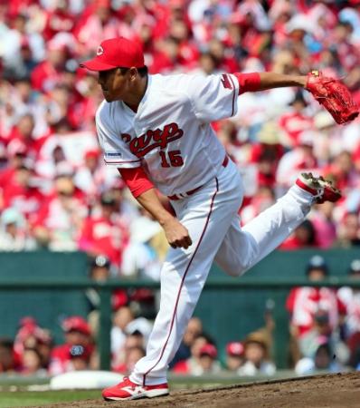 復帰のマウンドに立った広島・黒田博樹＝マツダスタジアム（撮影・出月俊成）