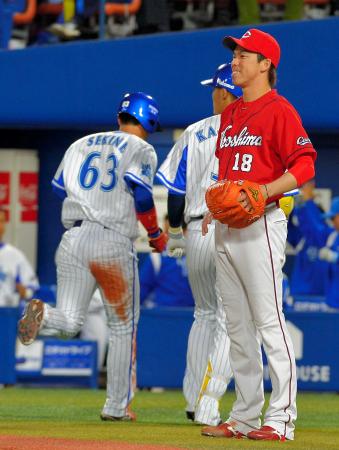 　５回、石川に勝ち越し打を許し、厳しい表情の前田（撮影・堀内翔）