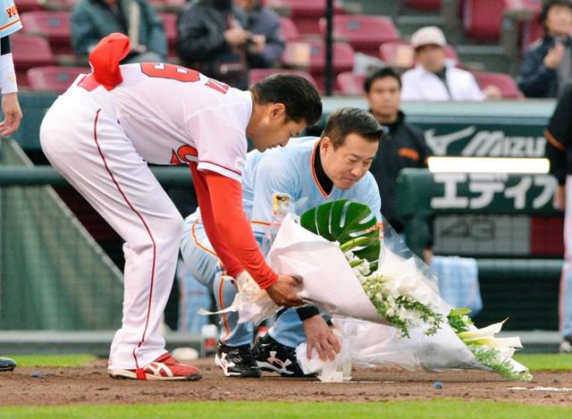 キムタクさん５回目命日 両監督が献花 カープ 野球 デイリースポーツ Online