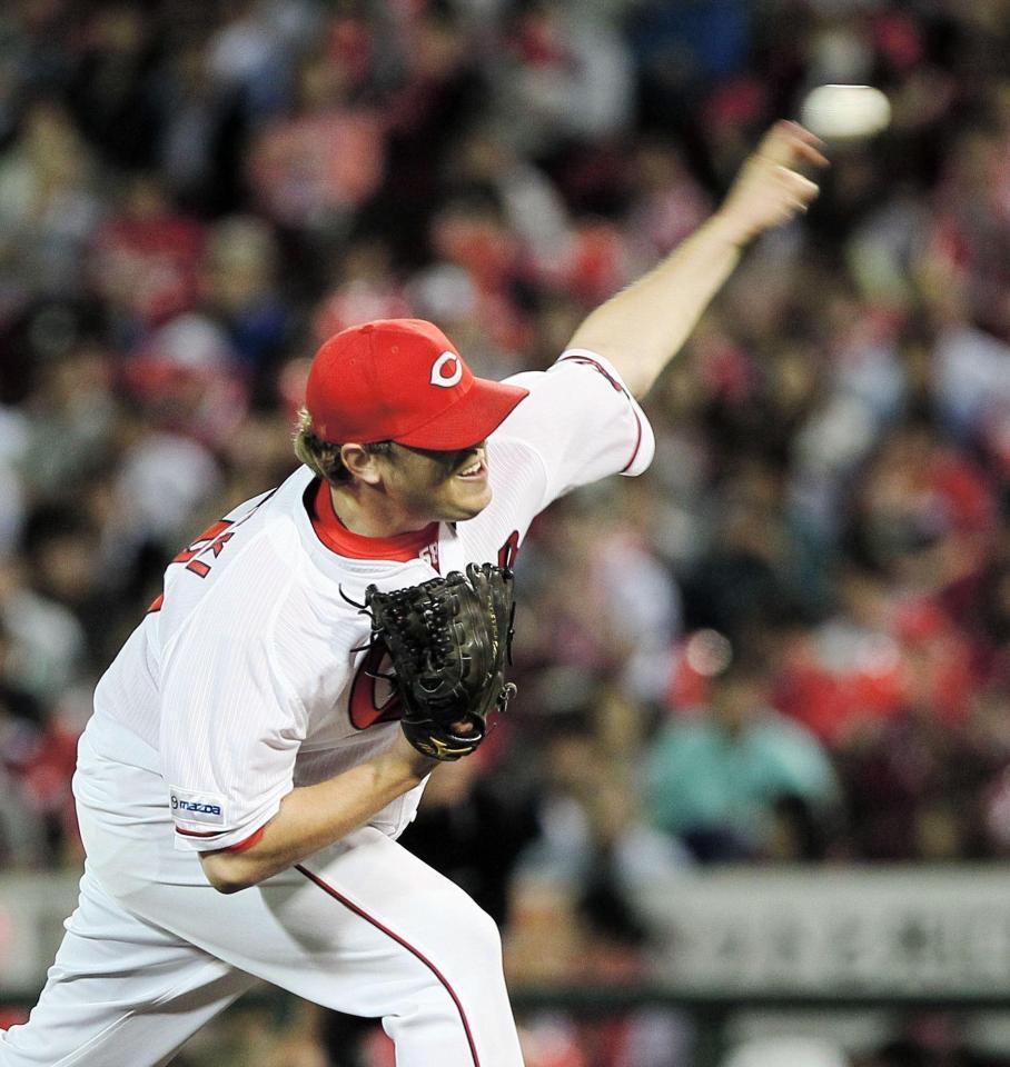 　７回途中から２番手で登板したザガースキー（撮影・北村雅宏）