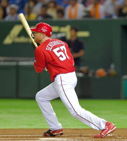 　１回、シアーホルツが先制２ランを放つ（撮影・堀内翔）