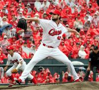 力投する広島　クリス・ジョンソン＝マツダスタジアム（撮影・北村雅宏）