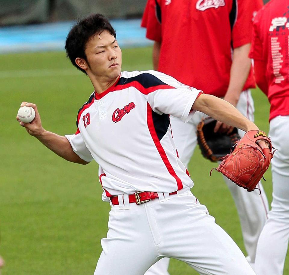 　２度目の先発へ向け調整をする薮田