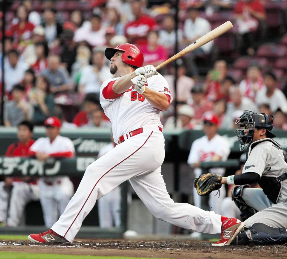 ２回、エルドレッドは中越え２ランを放つ（撮影・北村雅宏）