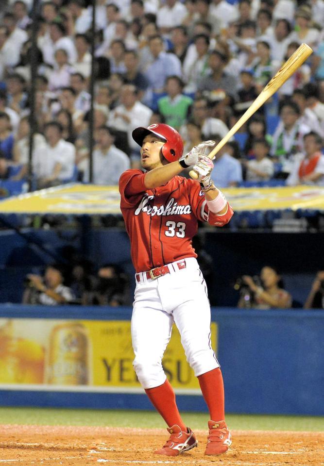 　４回、菊池がソロを放つ（撮影・堀内翔）