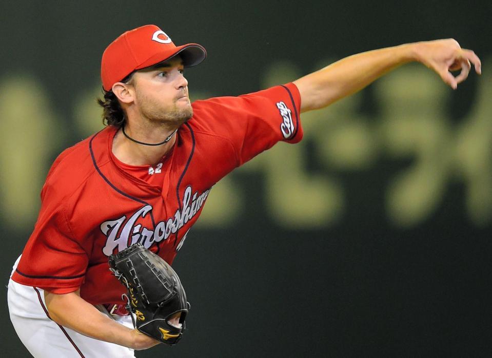 力投する広島のジョンソン＝東京ドーム（撮影・吉澤敬太）