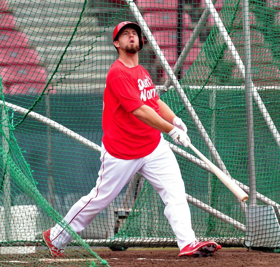 　打撃練習で快音を響かせるエルドレッド（撮影・出月俊成）