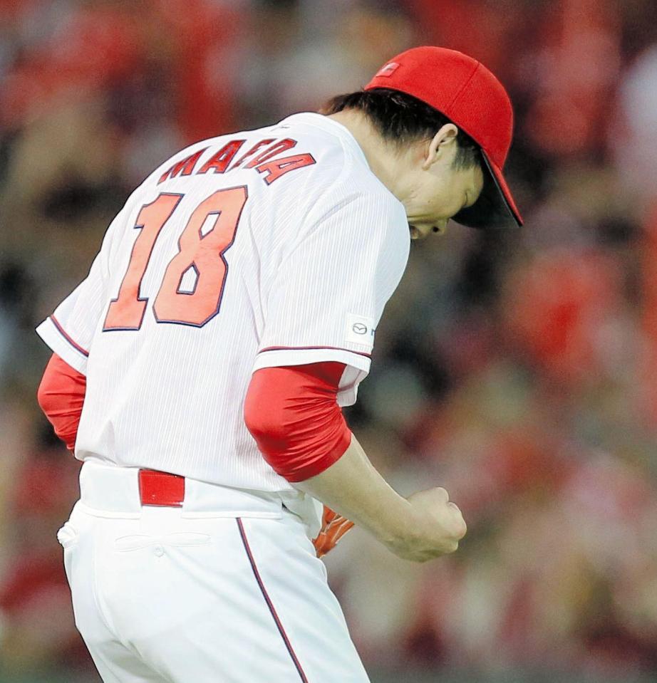 　７回、ピンチを切り抜け、雄たけびを上げる広島・前田