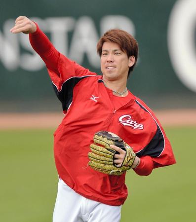 キャッチボールで調整する前田（撮影・出月俊成）