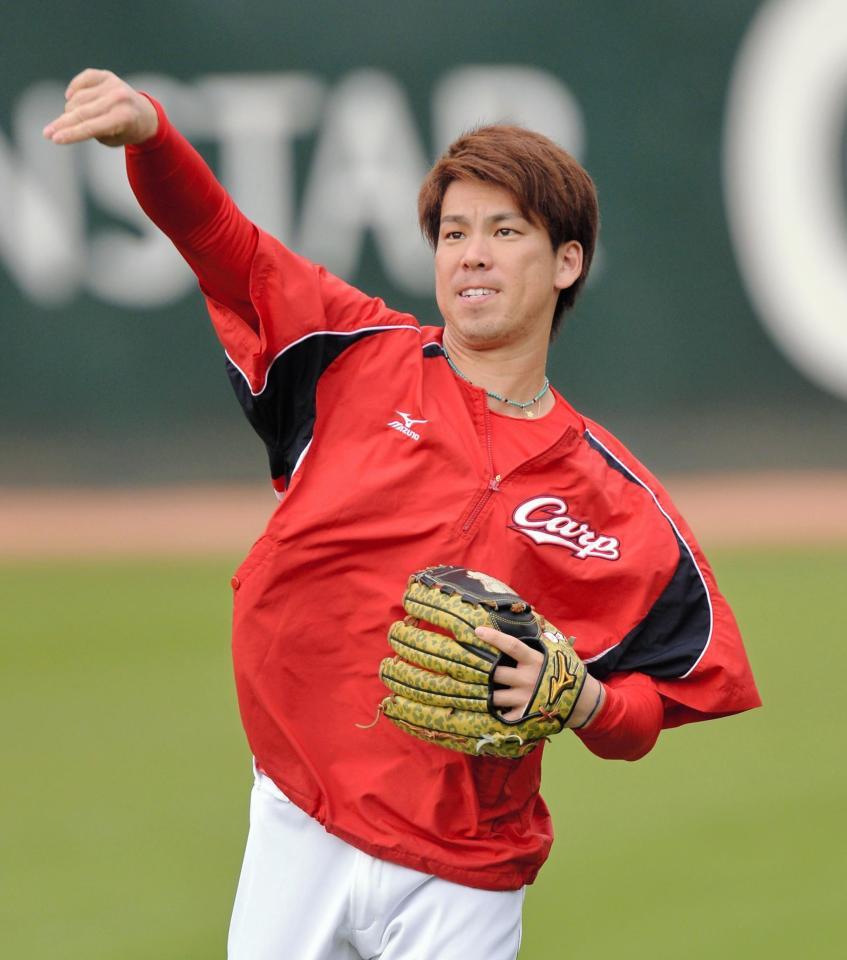 キャッチボールで調整する前田（撮影・出月俊成）