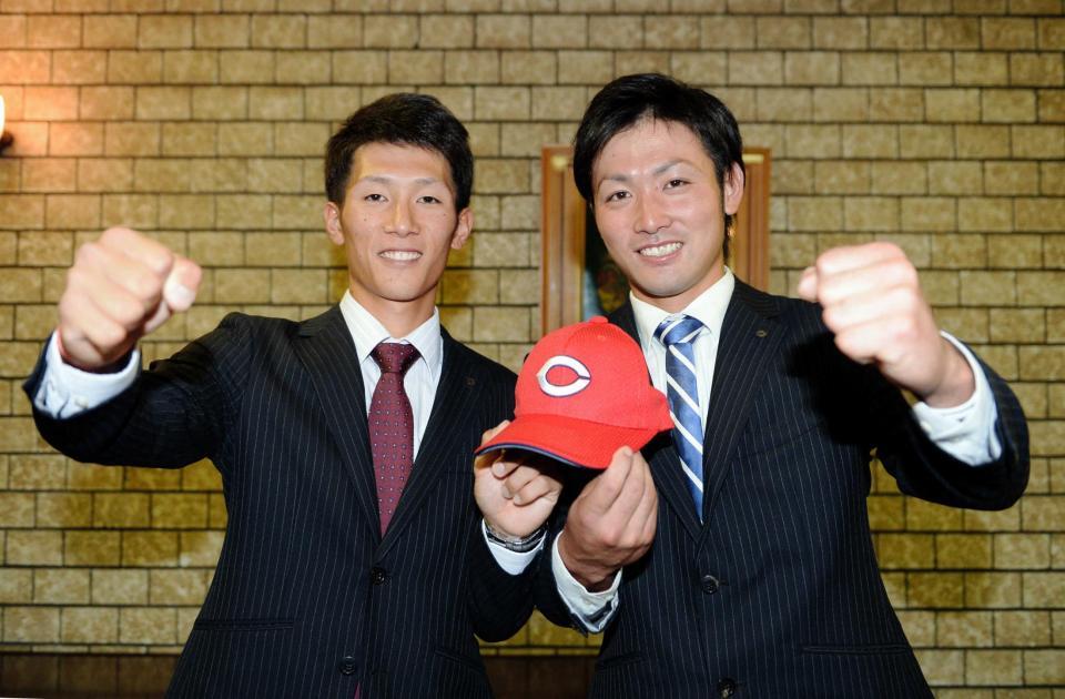 　プロでの活躍を誓う王子の広島５位指名・西川（左）と４位指名・船越（撮影・佐藤厚）