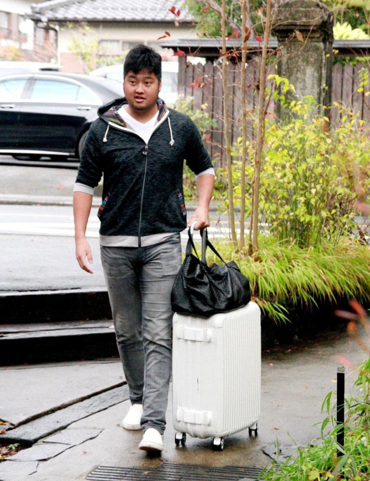 　来季は７０試合以上投げると意気込む中崎