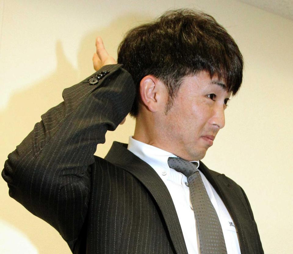　契約更改交渉後に会見する梵（撮影・吉澤敬太）