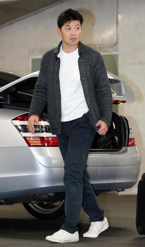 　球場を訪れた緒方監督